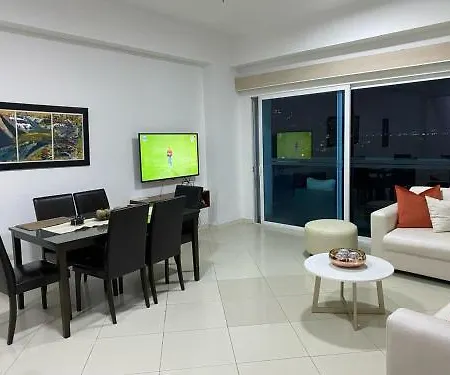 Apartamento Luxury Frente Al Mar Edificio Poseidon Laguito *